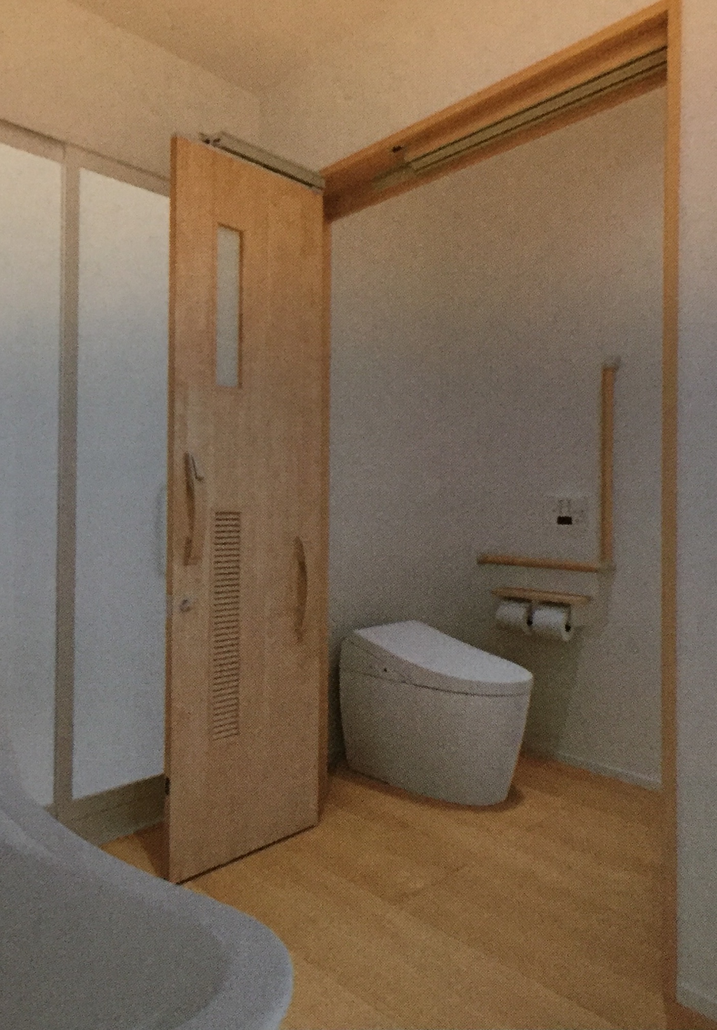 横開きのトイレ